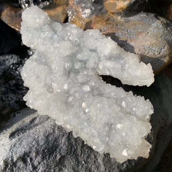 Large Apophyllite Crystal Stalactite towers - Picture 2 of 9